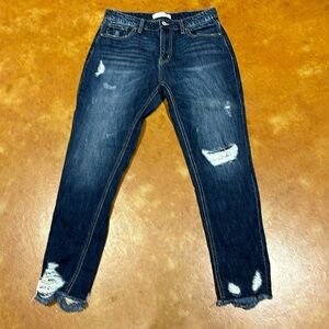 Kancan distressed Jean. Size 7. Awesome condition. May be new I’m not sure.